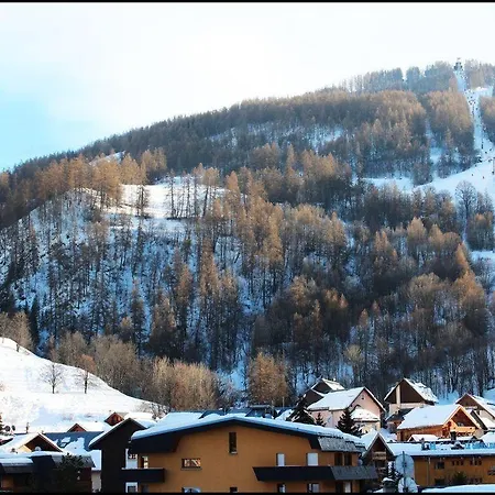 Les Etoiles Des Neiges 8 *